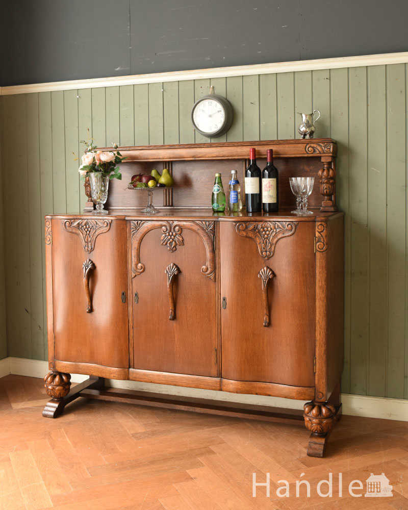 アンティークの英国家具、たっぷりの装飾が美しいサイドボード (j-2191-f)