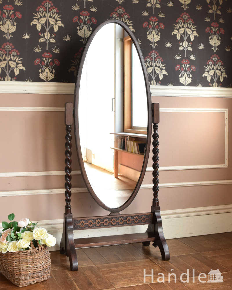 オーバル型が女性らしく美しいシュバルミラー、お部屋で実用的に使えるアンティーク家具(姿見)