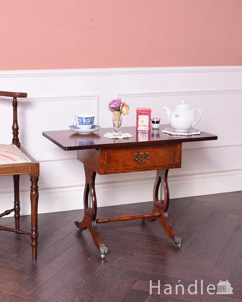 英国輸入のアンティーク家具、バタフライテーブル（伸張式のコーヒーテーブル）  (q-1462-f)