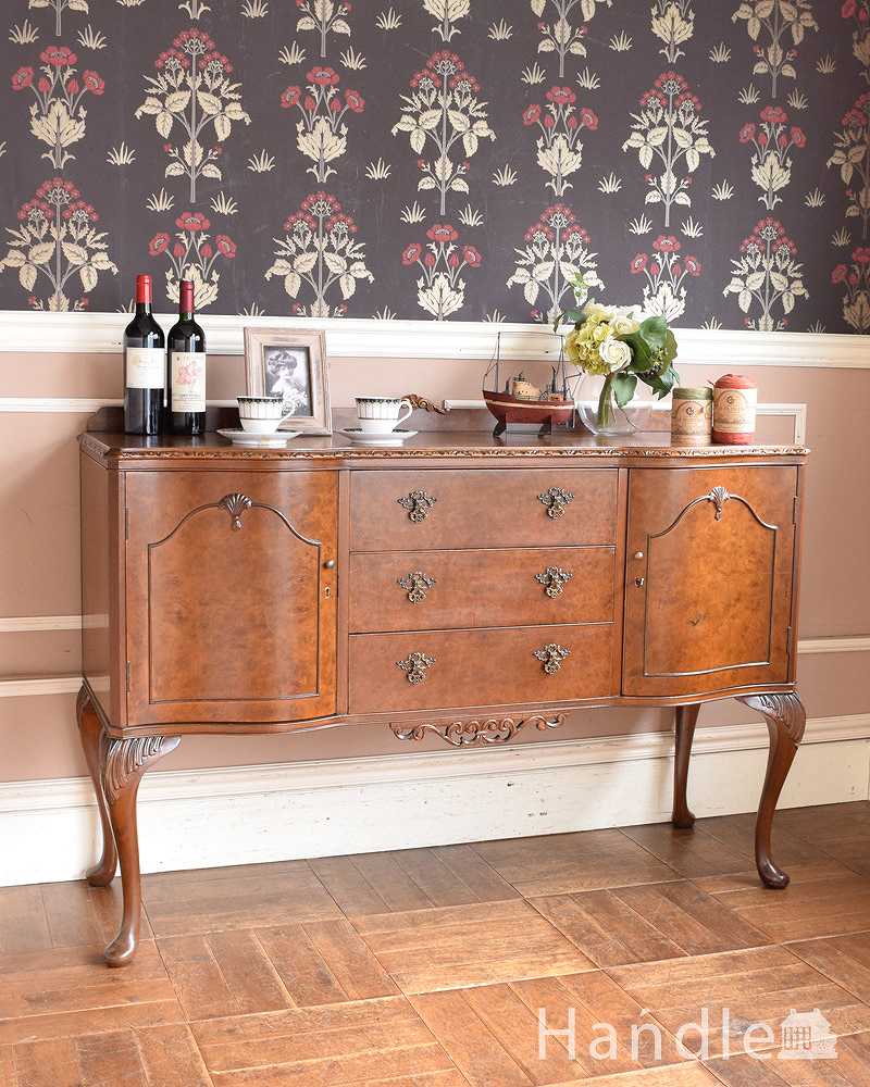 気品あるアンティーク家具、英国デザインの猫脚が美しいサイドボード (q-1425-f)