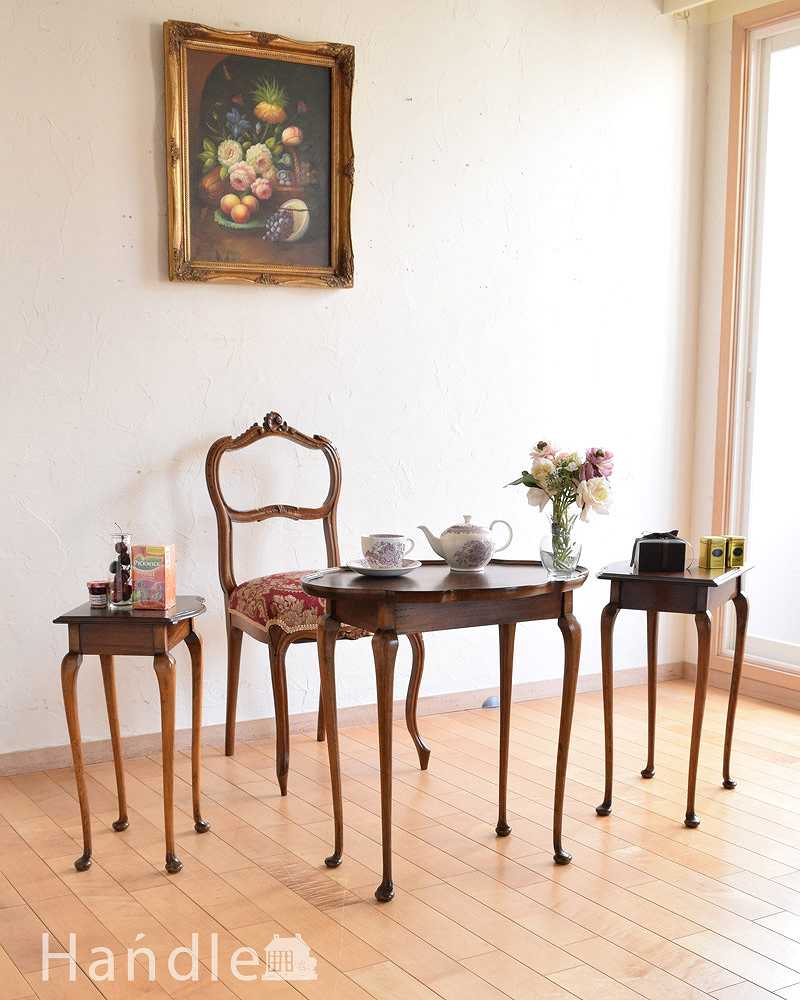 英国アンティークのテーブル、杢目が美しい３つセットになったネストテーブル (k-2058-f)