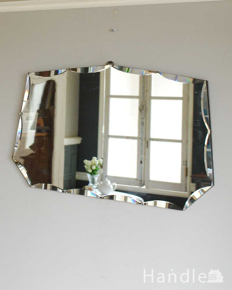 厚みのあるミラーと華やかなカッティングが美しい、横長のアンティークミラー（壁掛け鏡） (k-2705-z)