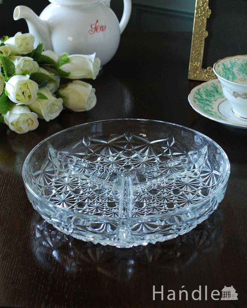 イギリスのアンティークプレスドグラスのトレー、人気の仕切り付きプレート (pg-5322)