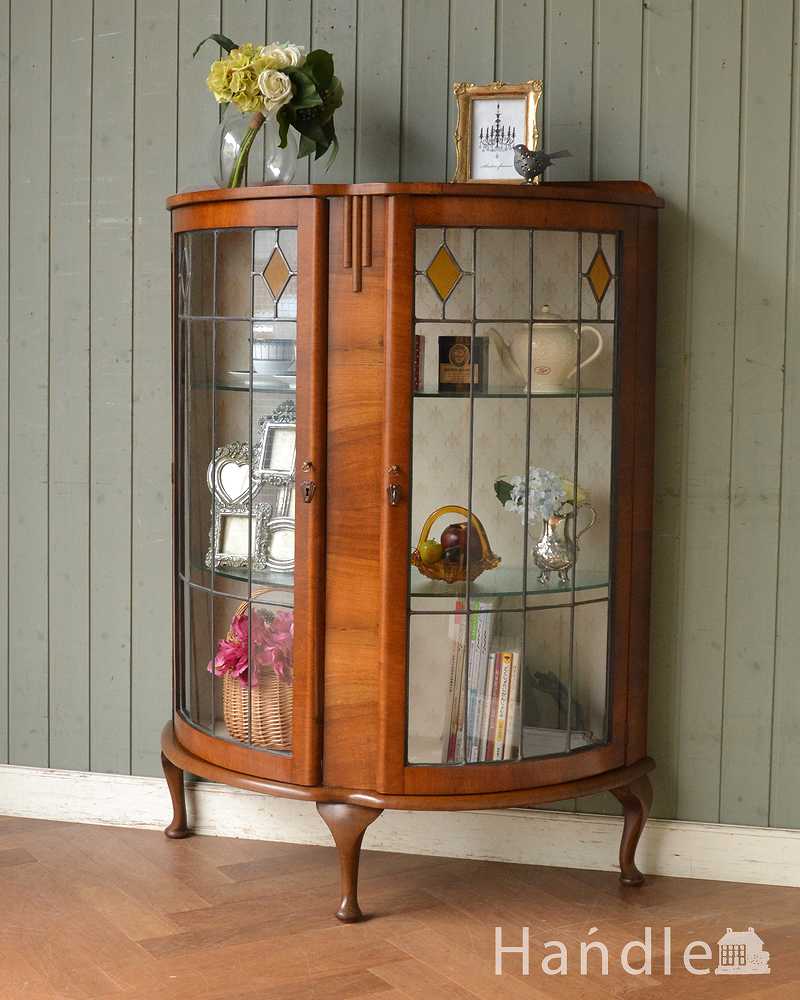 ウォルナット材の英国アンティーク家具、ガラスキャビネット（飾り棚） (q-1485-f)