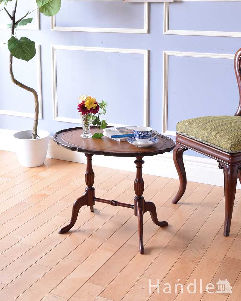 エレガントな脚と革張り天板のイギリスアンティークワインテーブル (z-050-f)