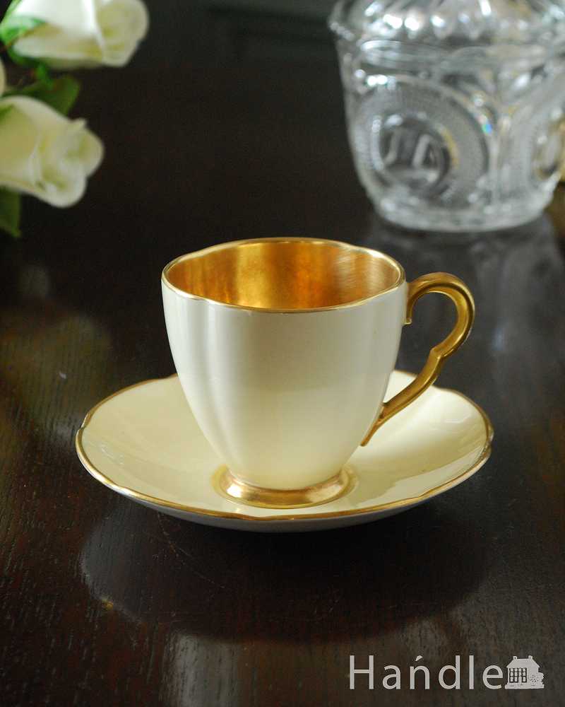 カップの内側とハンドルに施された金彩の豪華なカールトンウェアのアンティークコーヒーカップ＆ソーサー (m-2451-z)