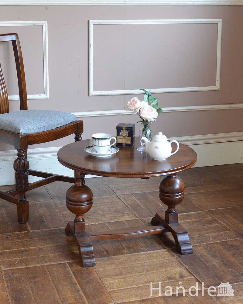 脚の装飾が美しい英国輸入のアンティーク家具、コンパクトなコーヒーテーブル (q-1520-f)