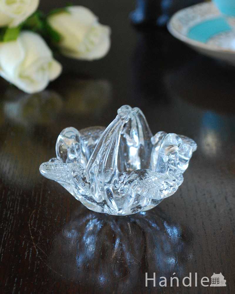 小さな小さなサイズが可愛いガラスバスケット（アンティークプレスドグラス） (pg-5454)