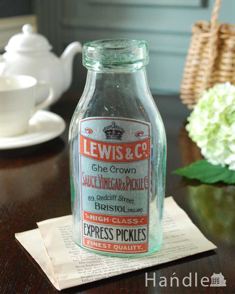 イギリスで見つけたラベル付きのアンティークガラスボトル(sauce vinegar&pickle ) (k-3046-z)