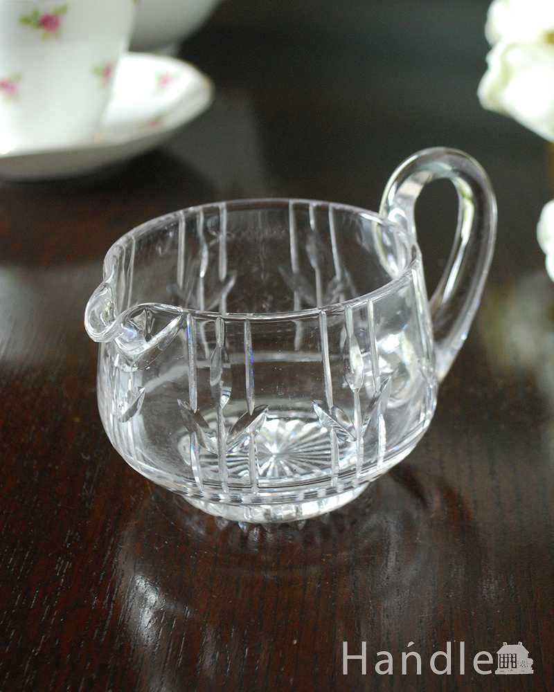 ストライプ模様が可愛いガラスのミルクポット、アンティークのプレスドグラス (pg-5555)