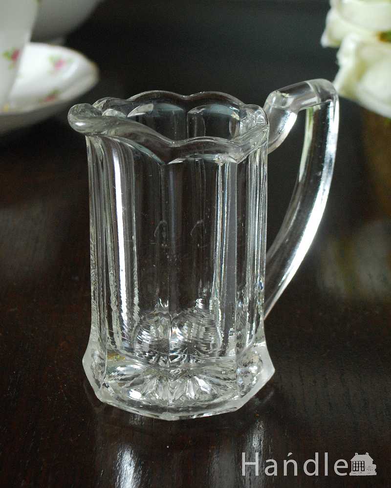 イギリスで見つけたアンティークガラスのミルクポット（プレスドグラス） (pg-5561)
