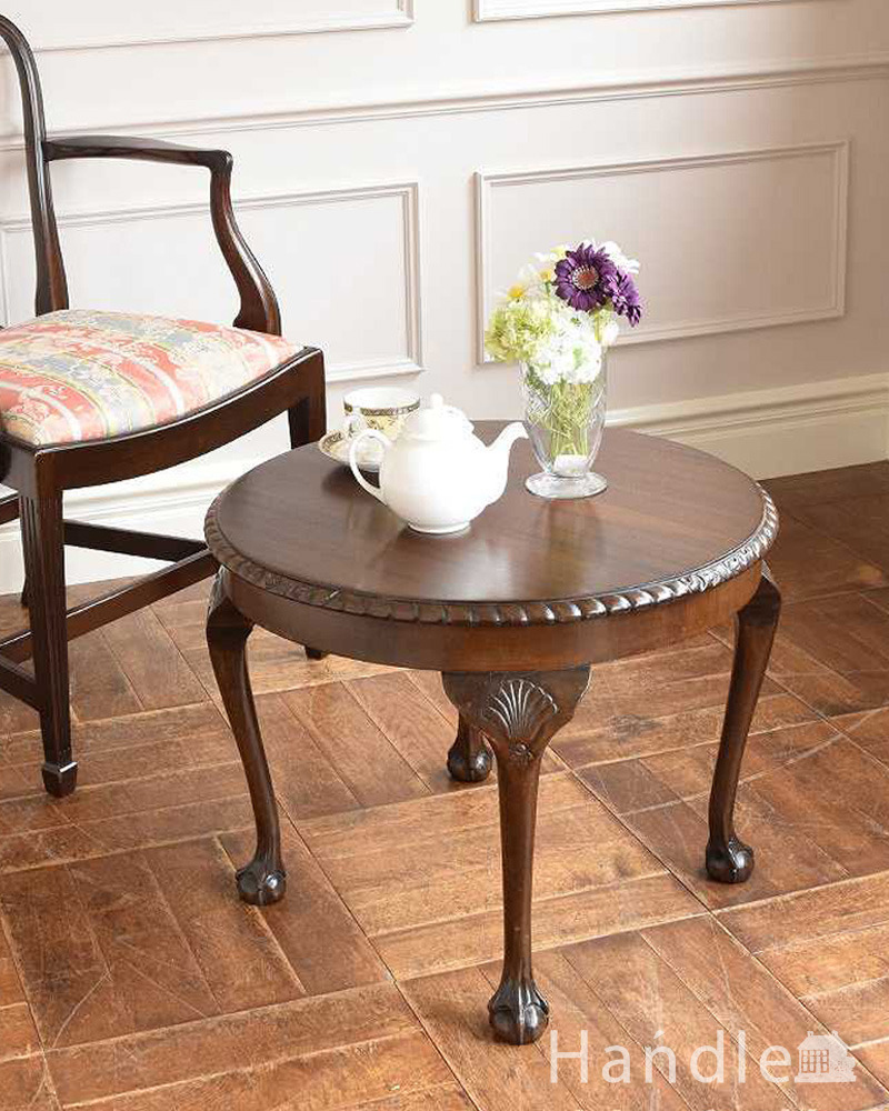 丸い形が華やかなアンティーク家具、コンパクトサイズのコーヒーテーブル (マホガニー材) (k-2116-f)