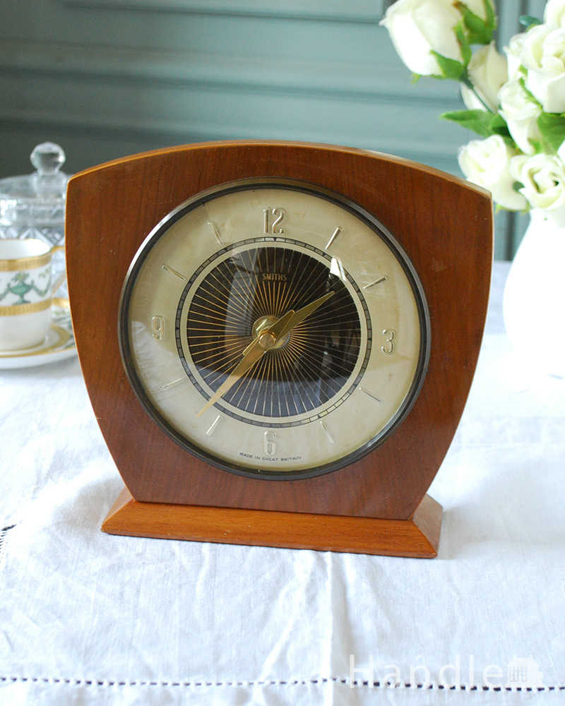 イギリスから届いた木製のオシャレな置き時計（SMITHS社) (k-3105-z)