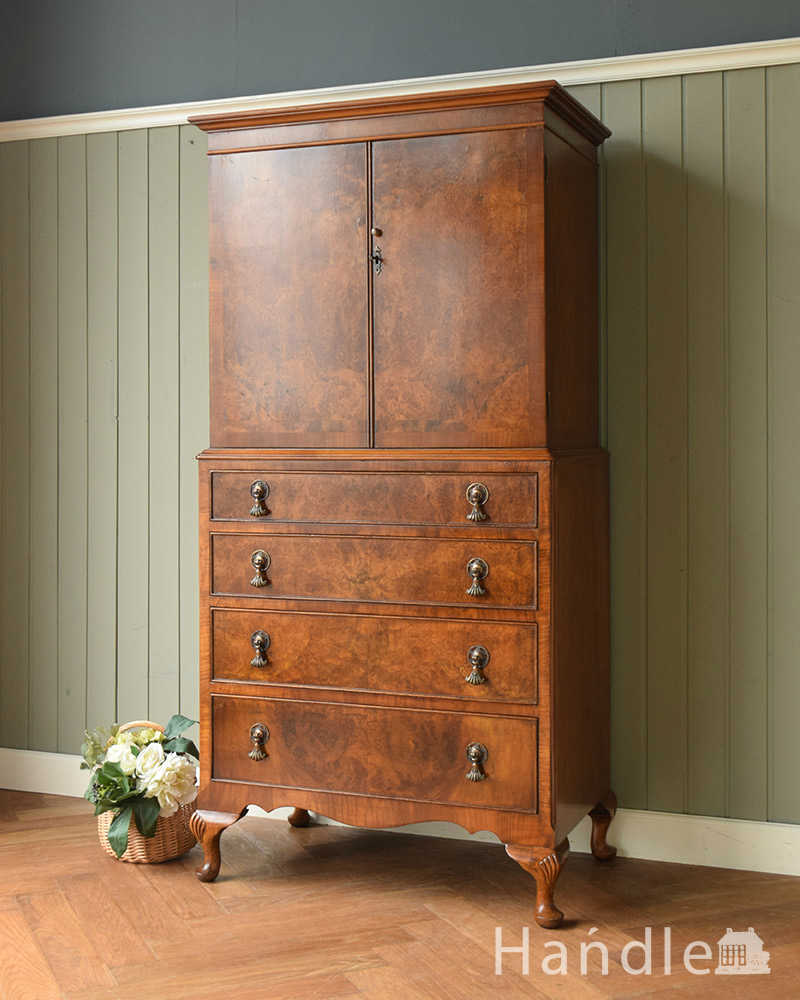 表情豊かな木目が美しい、英国のアンティークカップボードチェスト (q-1571-f)