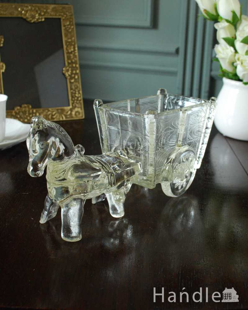 アンティークガラスのオブジェ（馬車）イギリスで見つけたプレスドグラス  (pg-5663)