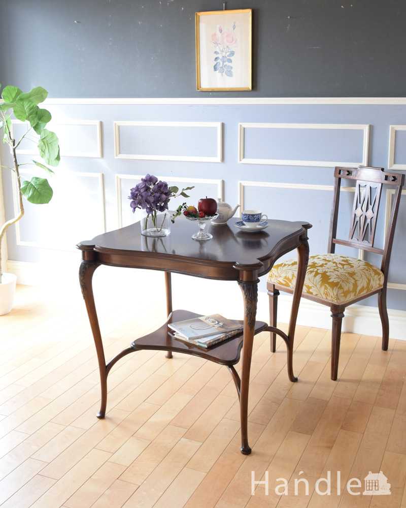 アンティークの高級感のある英国輸入家具、美しいオケージョナルテーブル (q-1582-f)