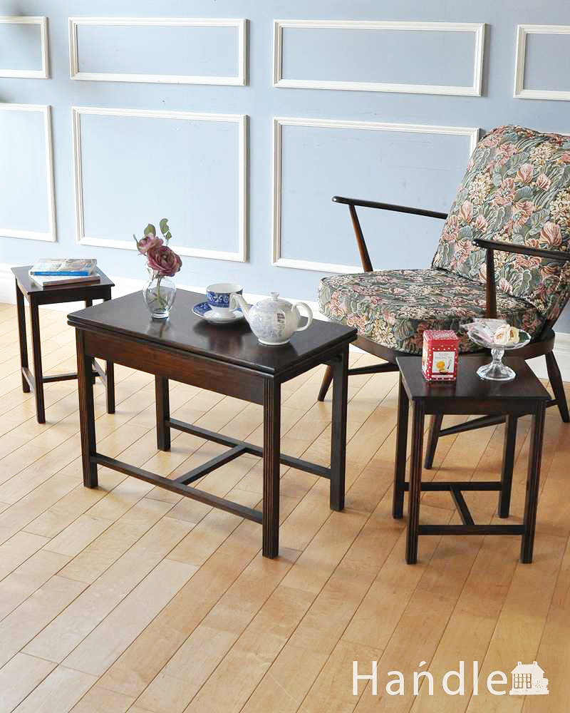 ３つのテーブルがセットになったイギリスのアンティーク家具（伸張式テーブル付き） (q-1590-f)