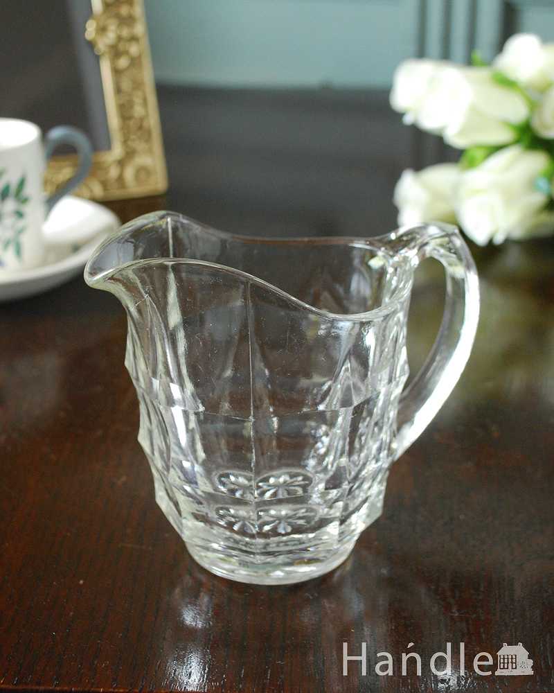 アンティークのガラス雑貨、実用的に使えるガラスのミルクポット (pg-5770)