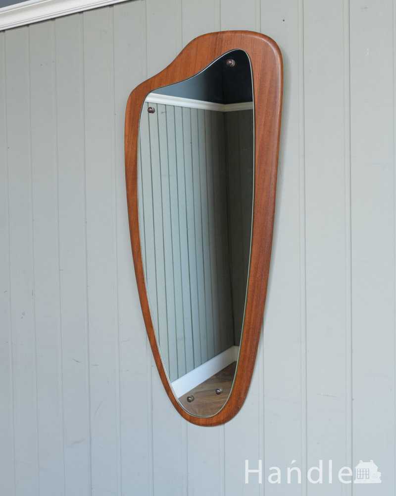 緩やかな優しい曲線を描いた木製のアンティークフレームミラー（壁掛け鏡） (x-903-z)