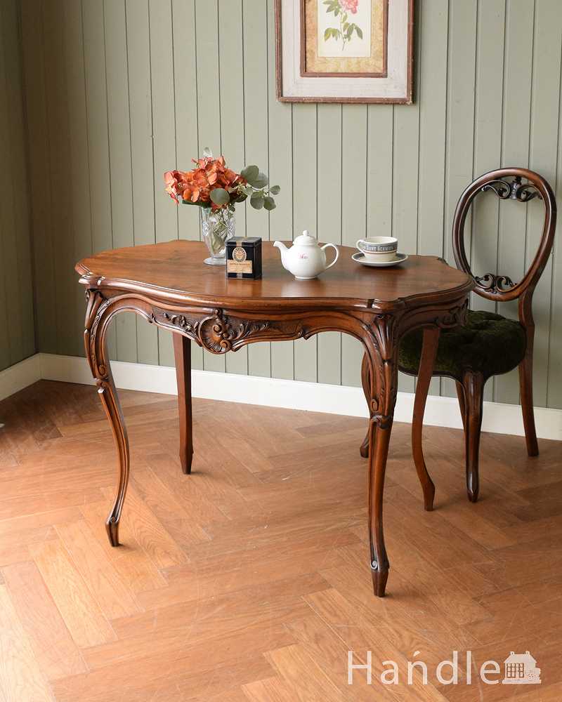 フレンチスタイルの優雅なアンティーク家具、猫脚のエレガントなサイドテーブル (j-2352-f)