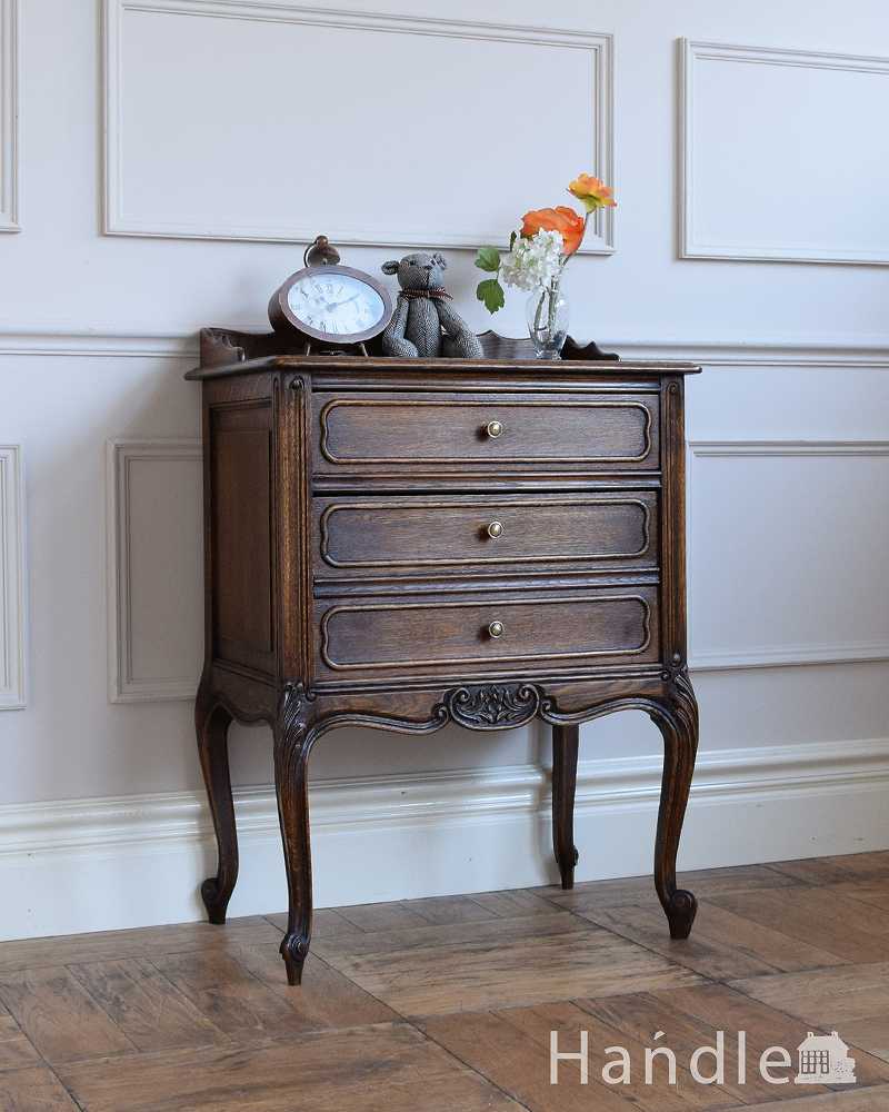 フランスのアンティーク家具、珍しい扉付きのベッドサイドチェスト (j-2341-f)