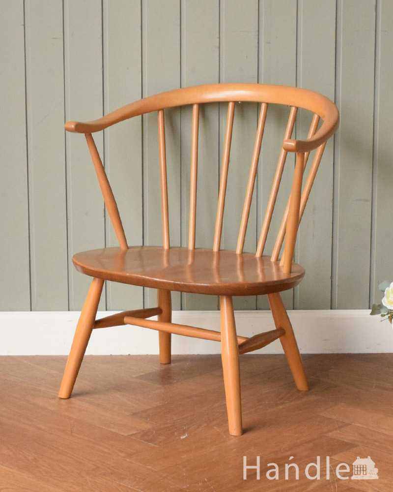 北欧スタイルのアンティークの椅子、アーコールのスモーカーズチェア（カスタード色・Lowタイプ） (x-485-c)