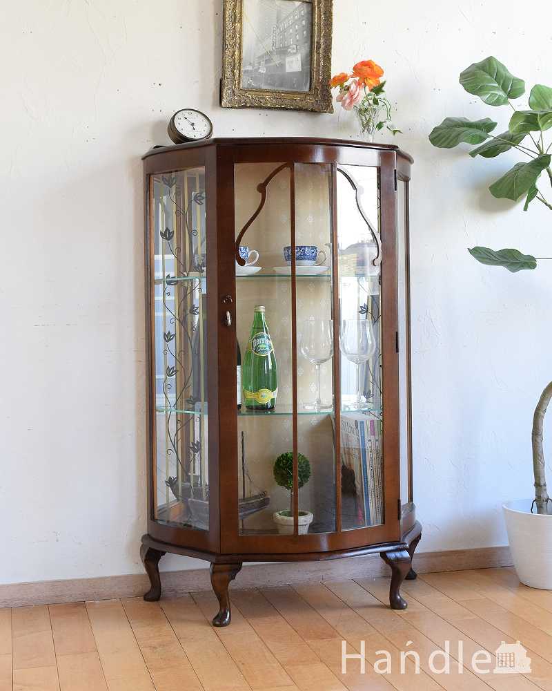 イギリスで買い付けたアンティーク家具、ミラーに模様が付いたガラスキャビネット  (q-1632-f)