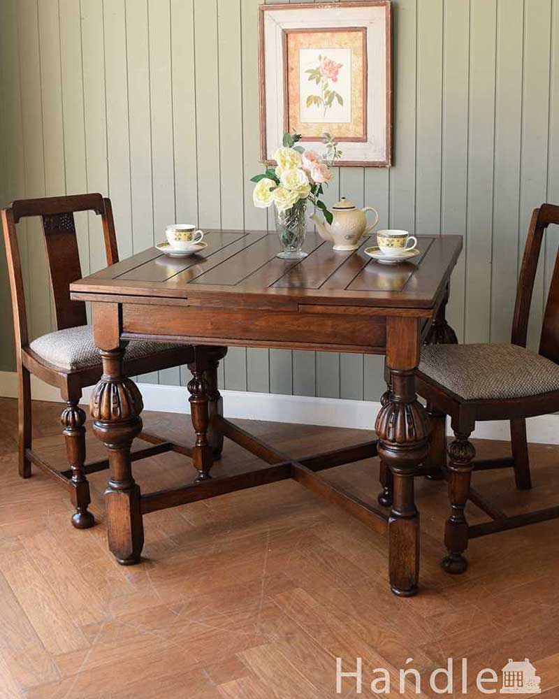 イギリス輸入のアンティーク家具、脚がお洒落なドローリーフテーブル（ダイニングテーブル）  (q-1608-f)