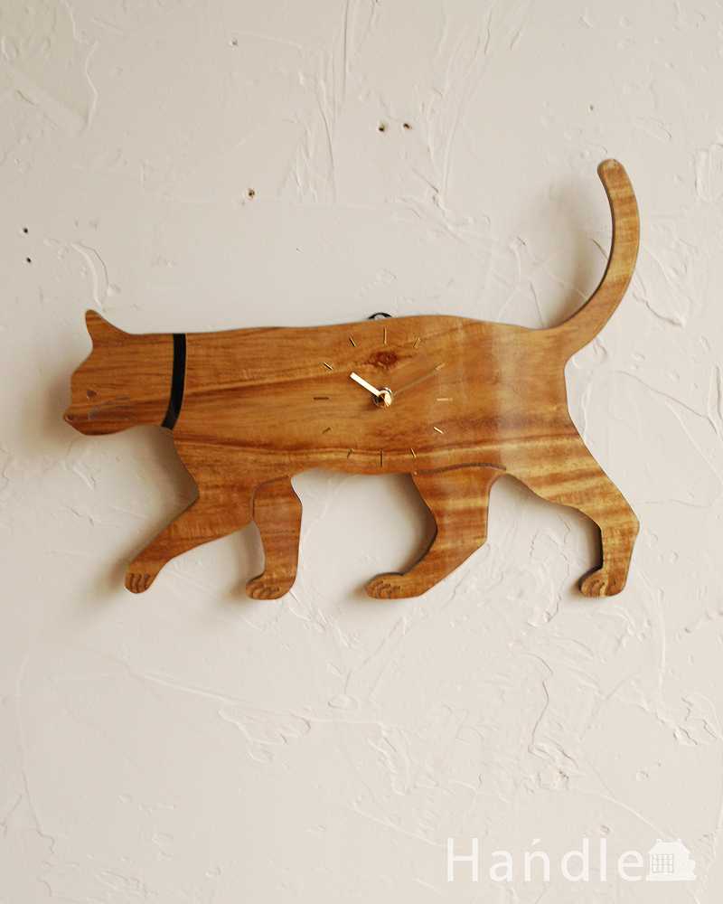 見ているだけで和んでしまう猫の木製時計（クロック） (n8-058)