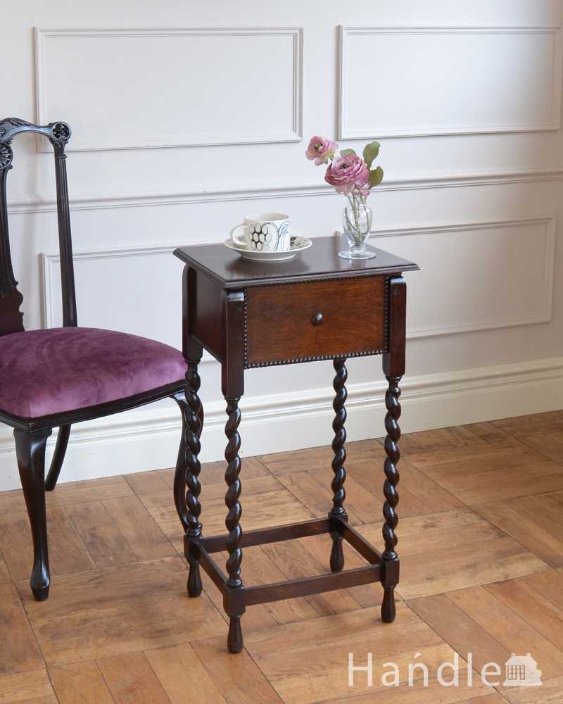 英国の輸入の便利なアンティーク家具、ツイスト脚がキレイなソーイングボックス (q-1669-f)