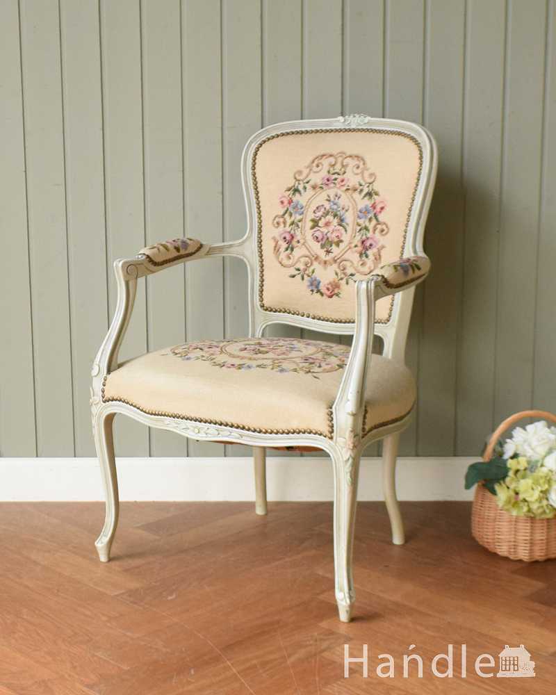 お花のブーケが美しいアンティーク椅子、プチポワンのアーム付きチェア (j-652-c)