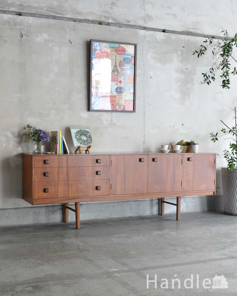 北欧スタイルのビンテージ家具、スタイリッシュなイギリスのサイドボード (x-1202-f)