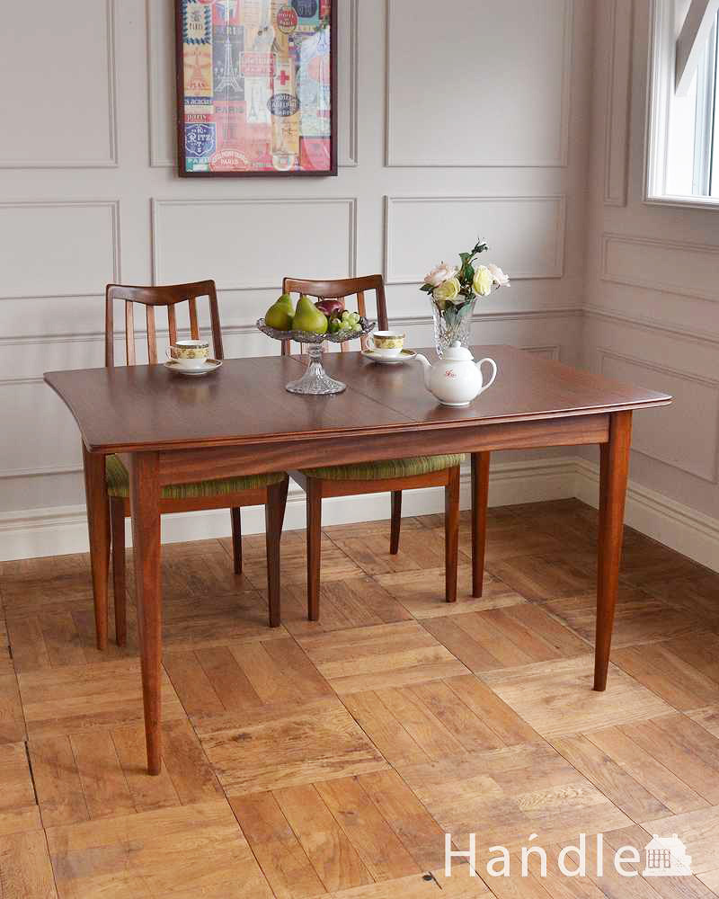 北欧スタイルのヴィンテージ家具、伸張式のダイニングテーブル（エクステンションテーブル） (x-1182-f)