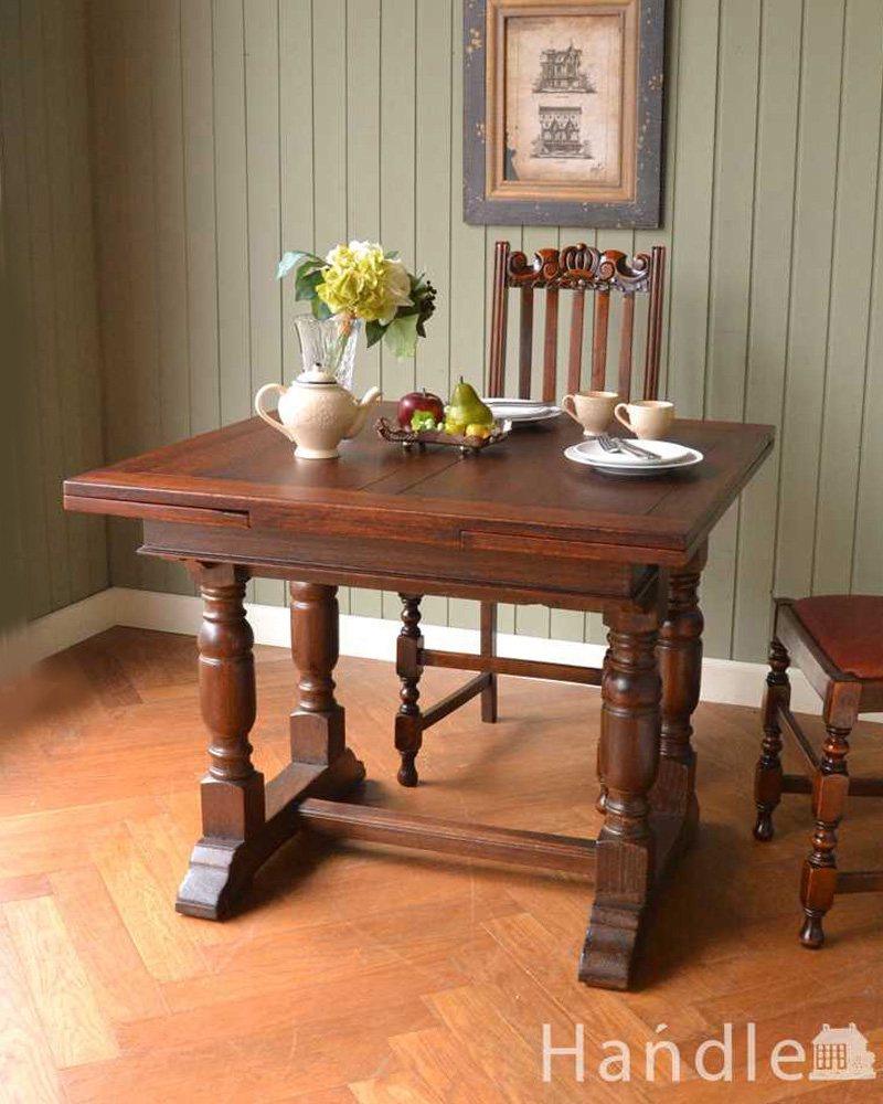 お部屋に馴染みやすい装飾、サイズが変えられるアンティークのドローリーフテーブル（英国家具） (m-631-f)
