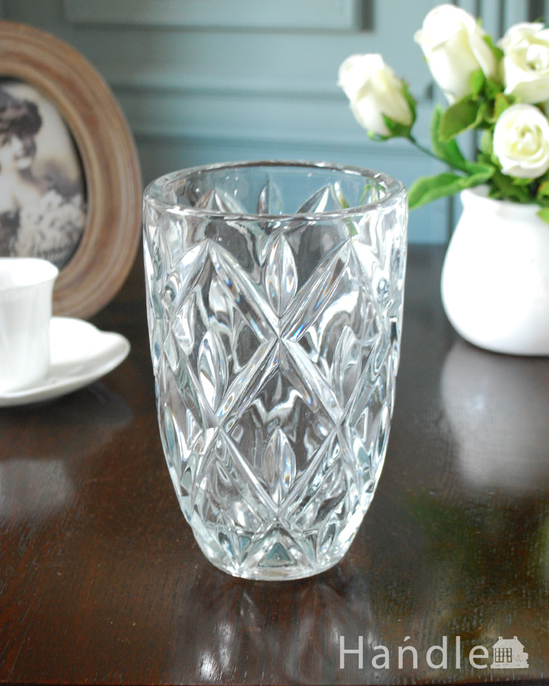 大きなダイヤカットが美しいガラスのフラワーベース（花器）、アンティークプレスドグラス (pg-4972)