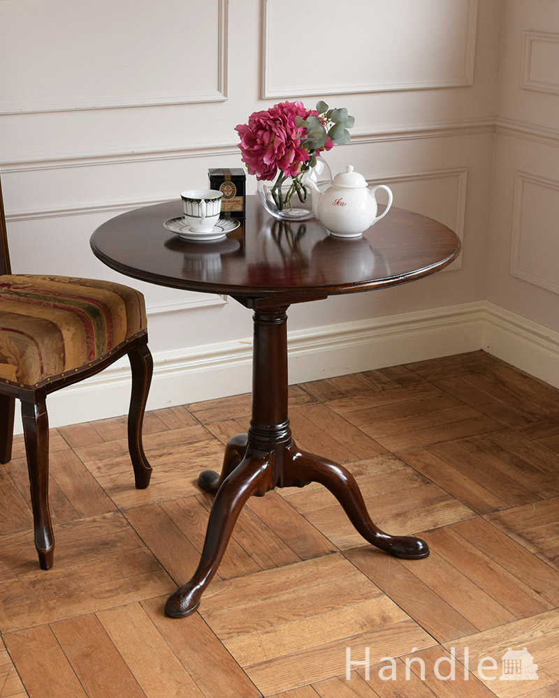 場所をとらず保管できる便利な家具、アンティークのティルトップテーブル (q-1713-f)