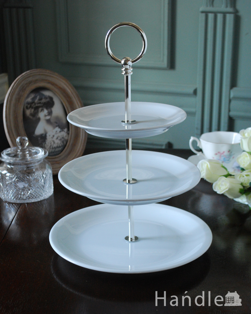 フランスのおしゃれな磁器の食器、ピリヴィッツ社の三段式ケーキスタンド (n1-081)