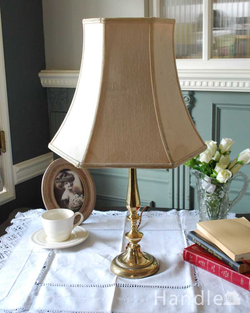 イギリスのアンティーク照明、真鍮製のおしゃれなテーブルランプ(E17シャンデリア球付き) (k-3293-z)
