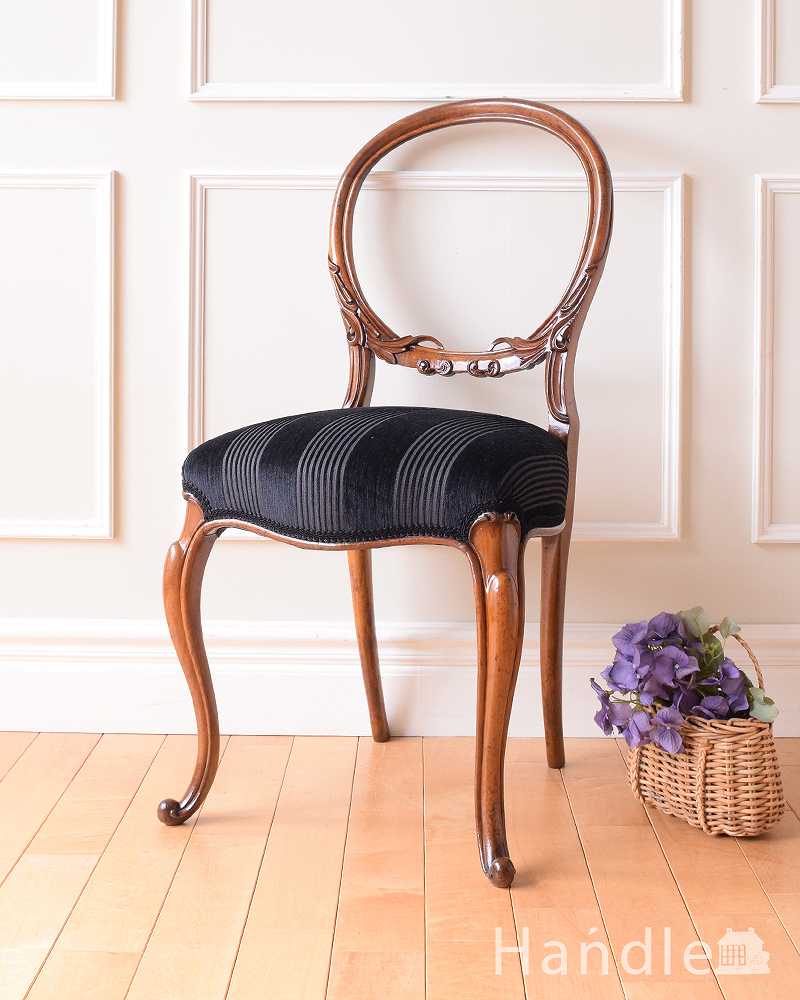 高級感ある英国アンティーク椅子、気品たっぷりなバルーンバックチェア (q-341-c)