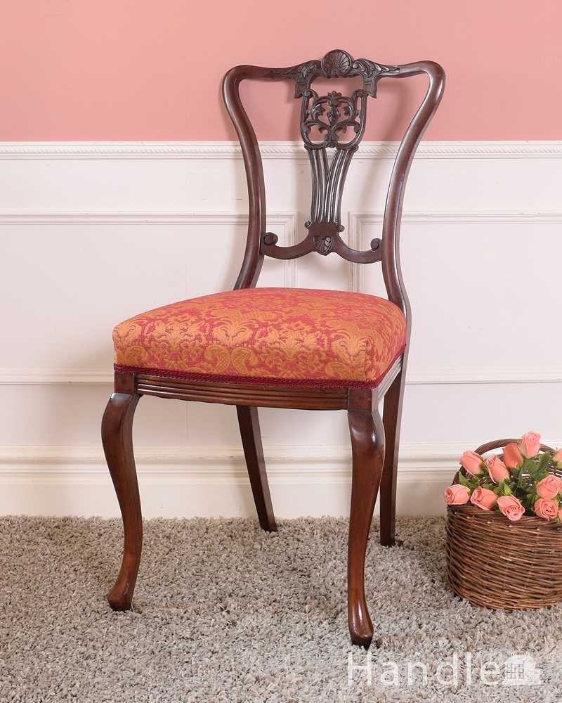 英国アンティークのおしゃれな椅子、豪華な透かし彫りの美しいサロンチェア  (k-1557-c)