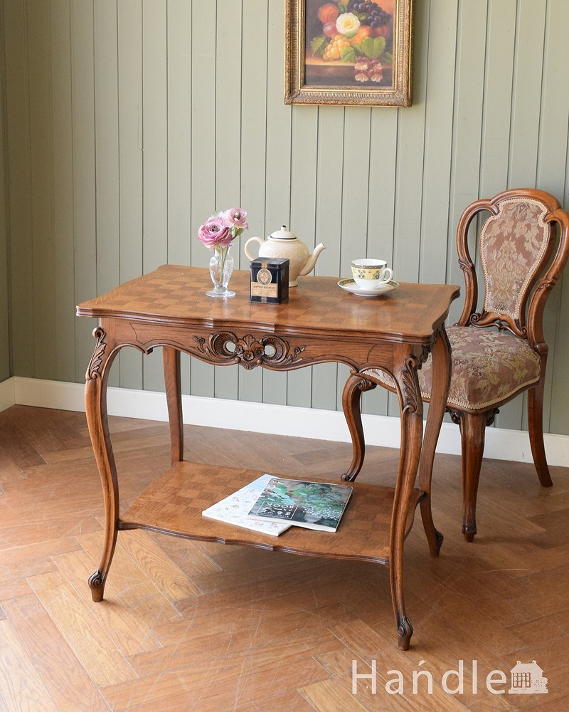 フランスのアンティーク家具、脚の曲線美が優雅なコンソールテーブル（オケージョナルテーブル） (j-2482-f)