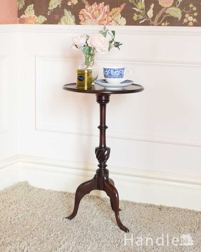 英国のアンティーク家具、美しい脚が魅力的なワインテーブル (k-2601-f)