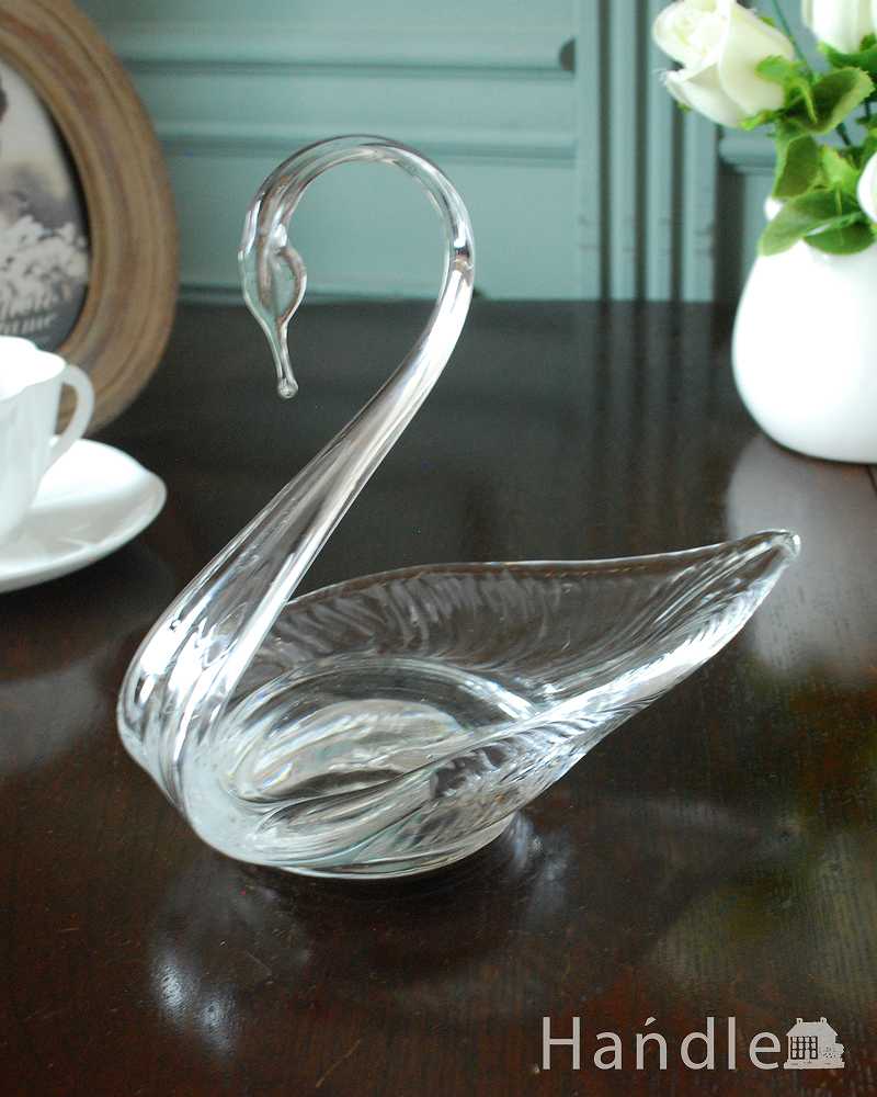 優雅なガラスのスワン（白鳥）のオブジェ、イギリスアンティークプレスドグラス (pg-6018)