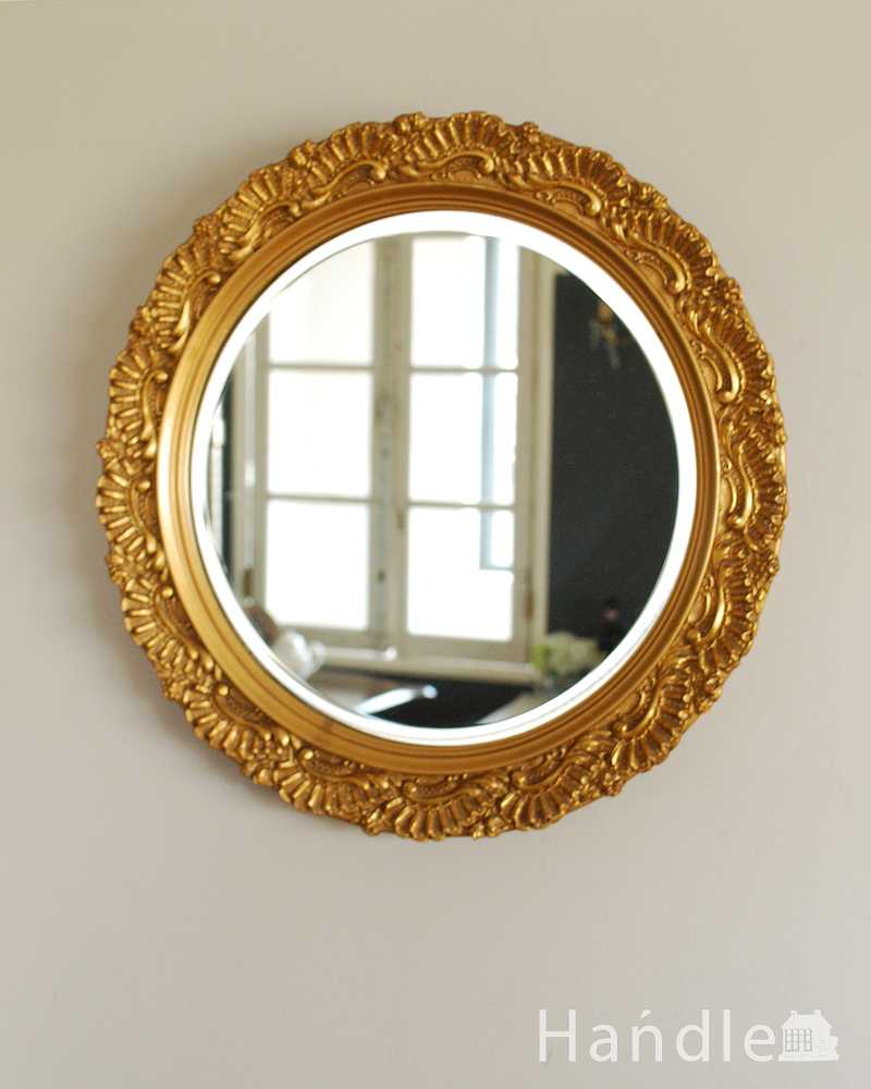 アンティークのミラー、ゴールドの縁取りが豪華な英国のウォールミラー（鏡）