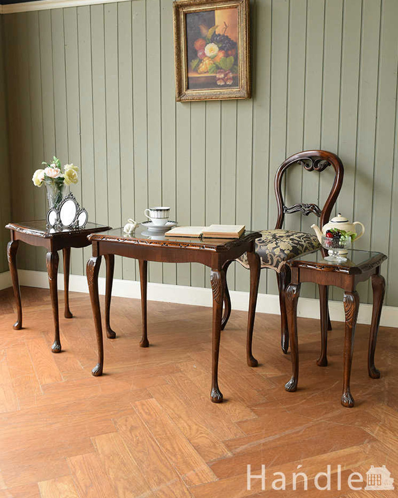 優雅な英国のアンティーク家具、ガラス付き天板のコーヒーテーブル（ネストテーブル） (q-1849-f)
