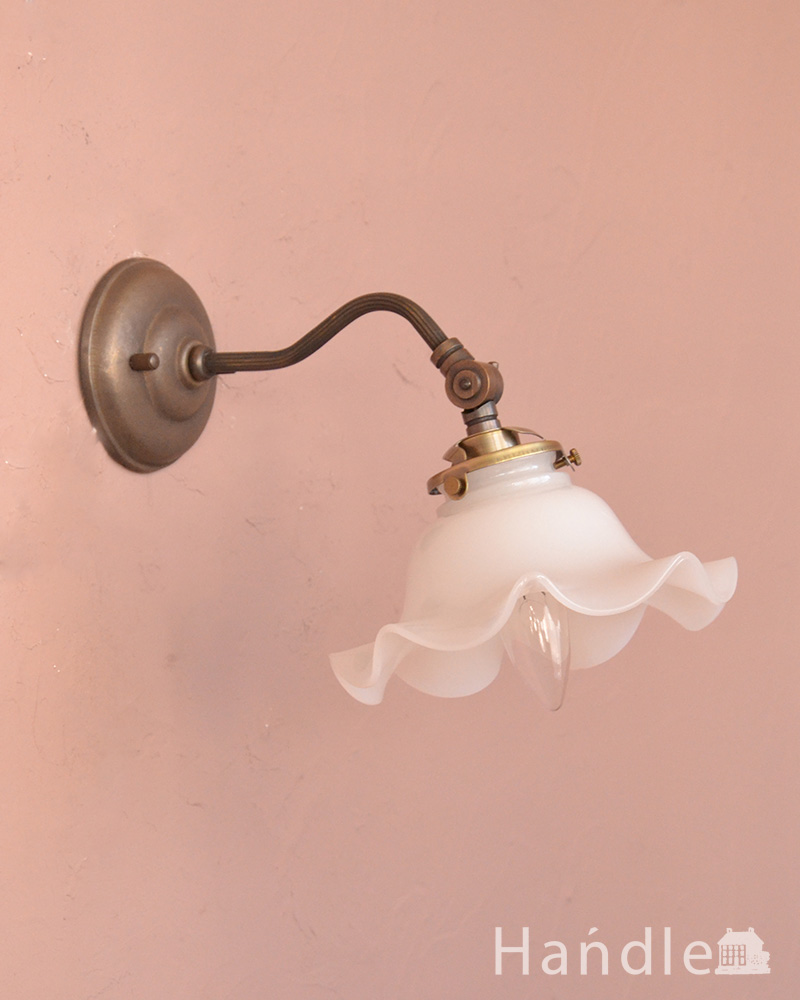 おしゃれな壁付け照明器具、ミルクガラスが可愛いアンティーク風のウォールブラケット(アンティーク色・電球なし) (wr-039-c)
