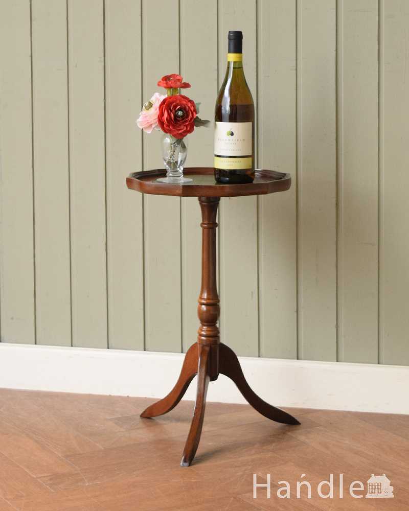 初めてのアンティーク家具にオススメ、グリーンの革張りのワインテーブル