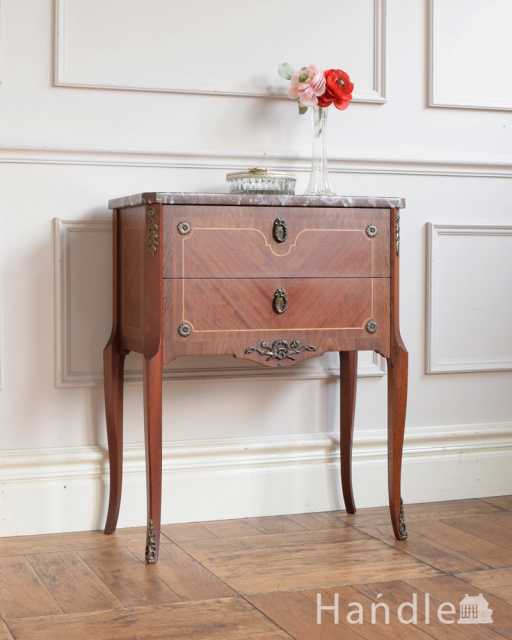 フランスから届いた優雅なアンティーク家具、マーブルトップのベッドサイドチェスト (m-657-f)