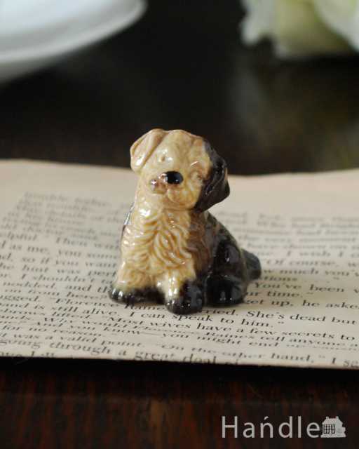 イギリスのビンテージ陶器のフィギアWADE社のWhimsiesシリーズのフィギア（イヌ） (k-4017-z)