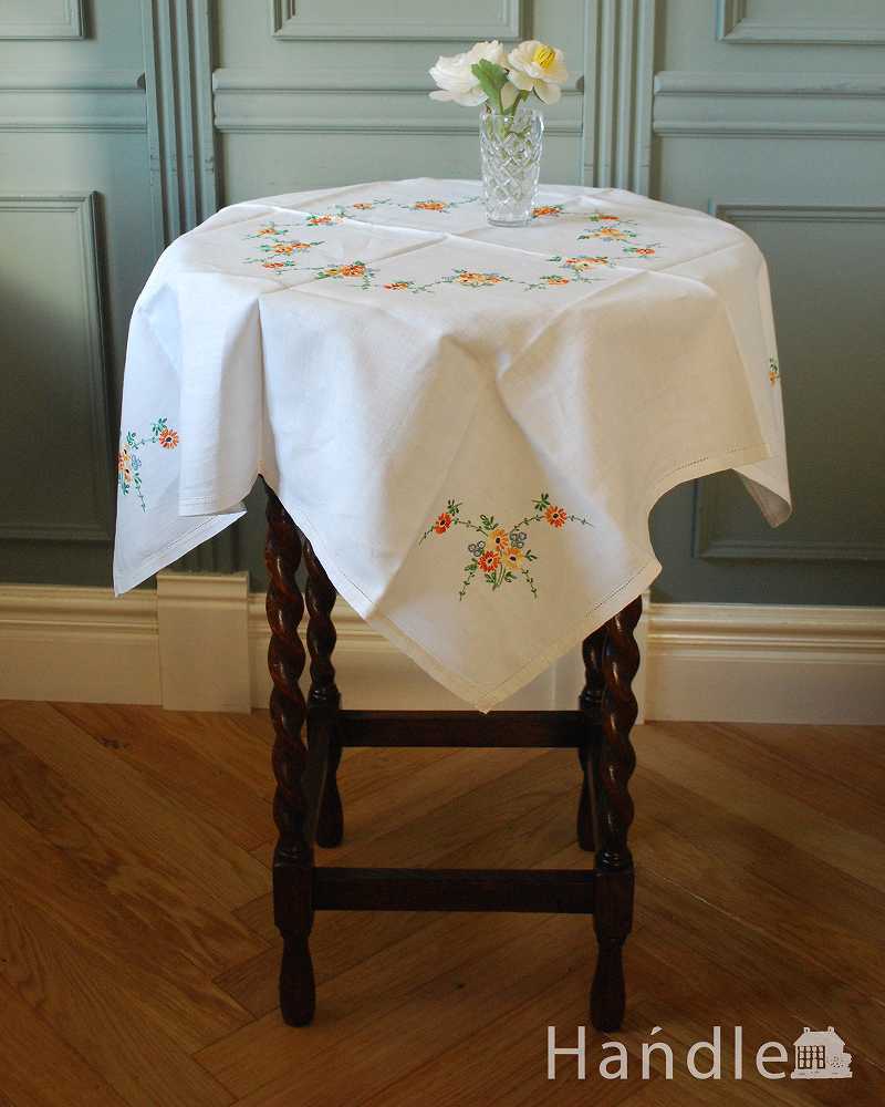 フランスで見つけたアンティーク、可愛いお花の刺繍のテーブルクロス (m-3615-z)